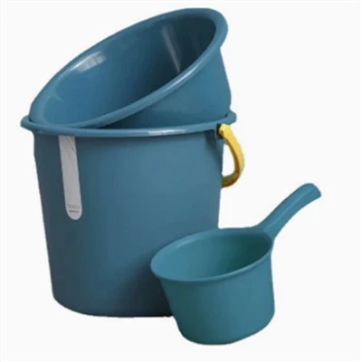 Baltas plastikinis kibiras su dangteliu